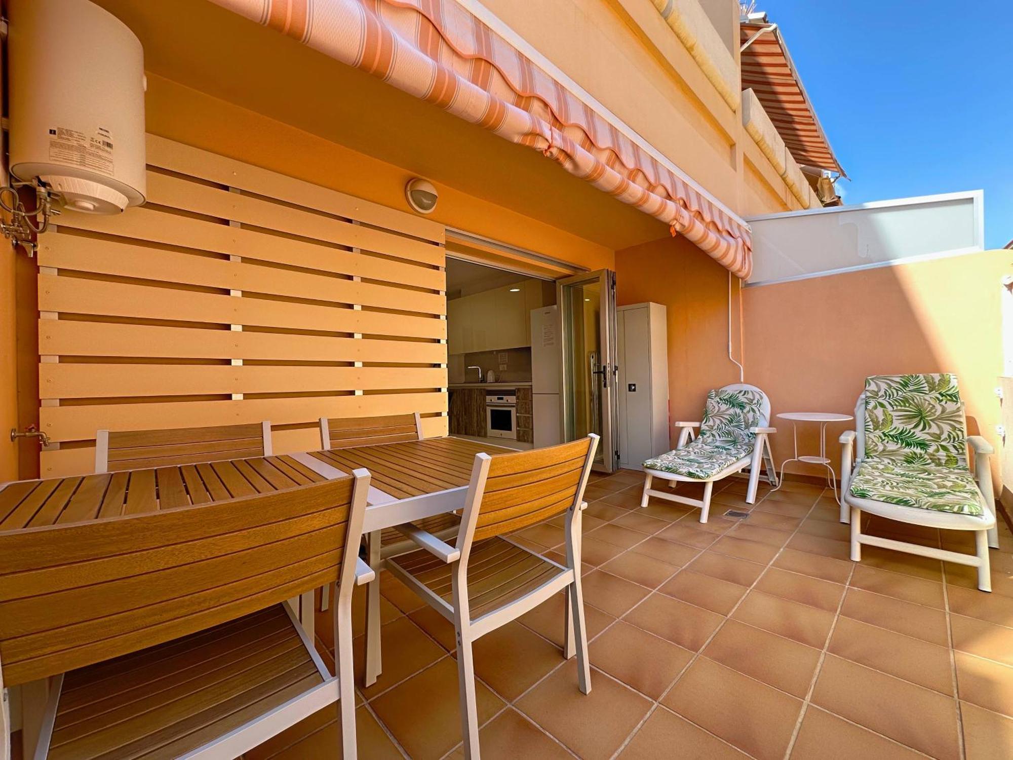 Los Cristianos Piscina Y Terraza Bagian luar foto